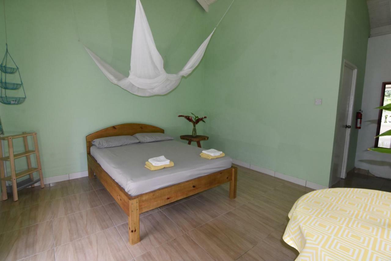 Soufriere Guesthouse Zewnętrze zdjęcie